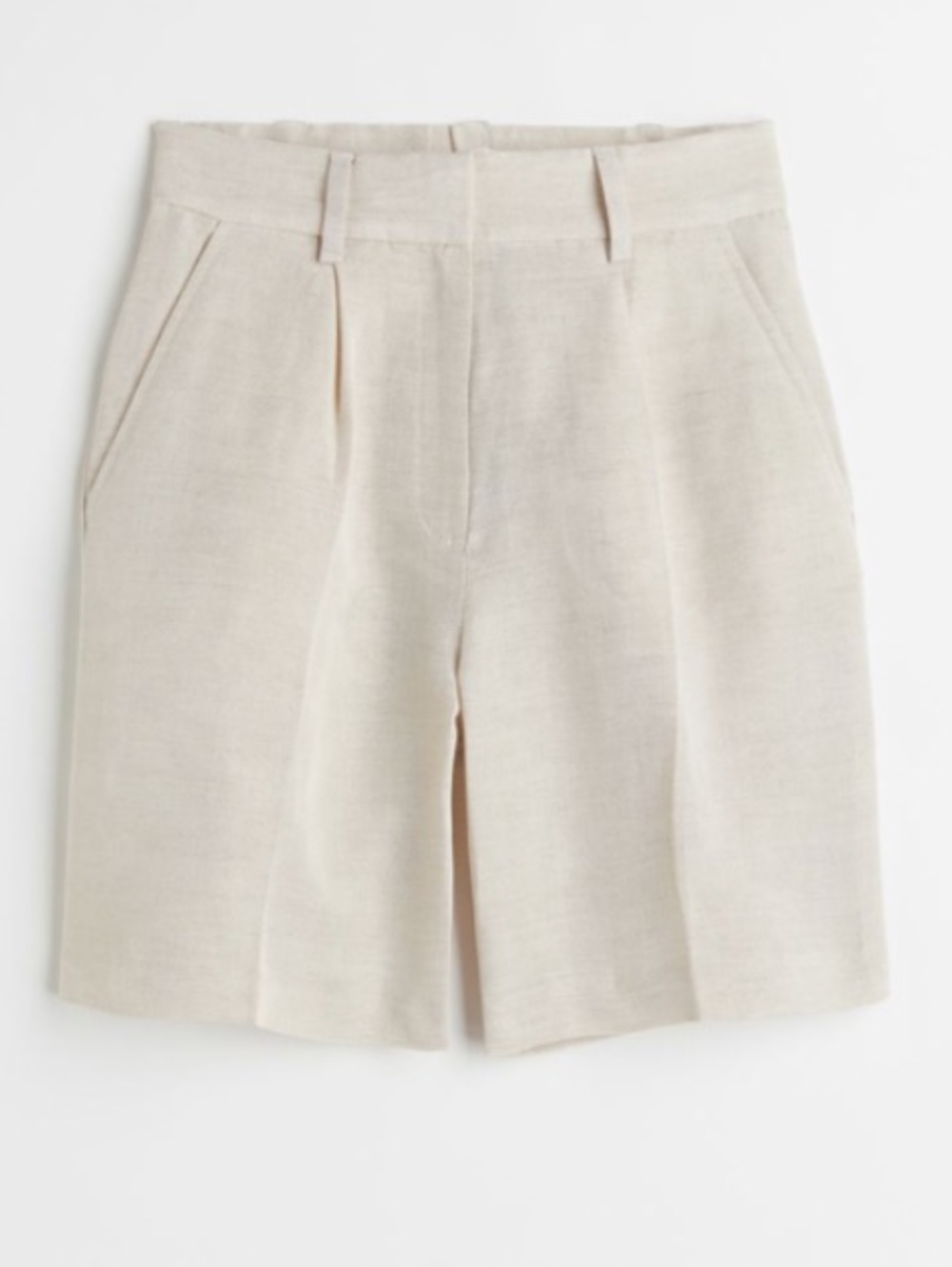 Linen Bermuda shorts. Beige